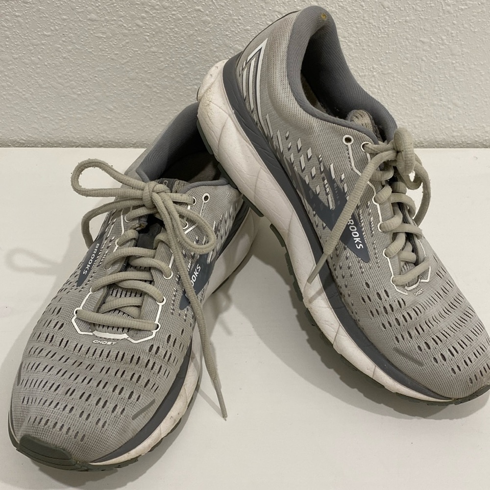 Brooks Ghost 13 Running Shoes. Size 8